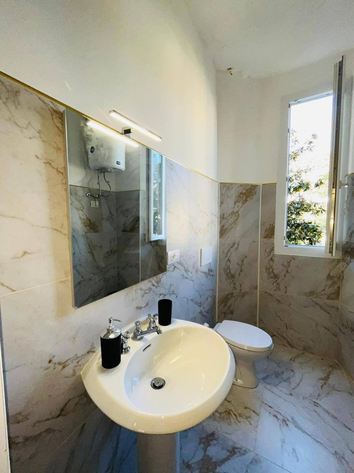Oriani Bnb Bed & Breakfast ฟลอเรนซ์ ภายนอก รูปภาพ