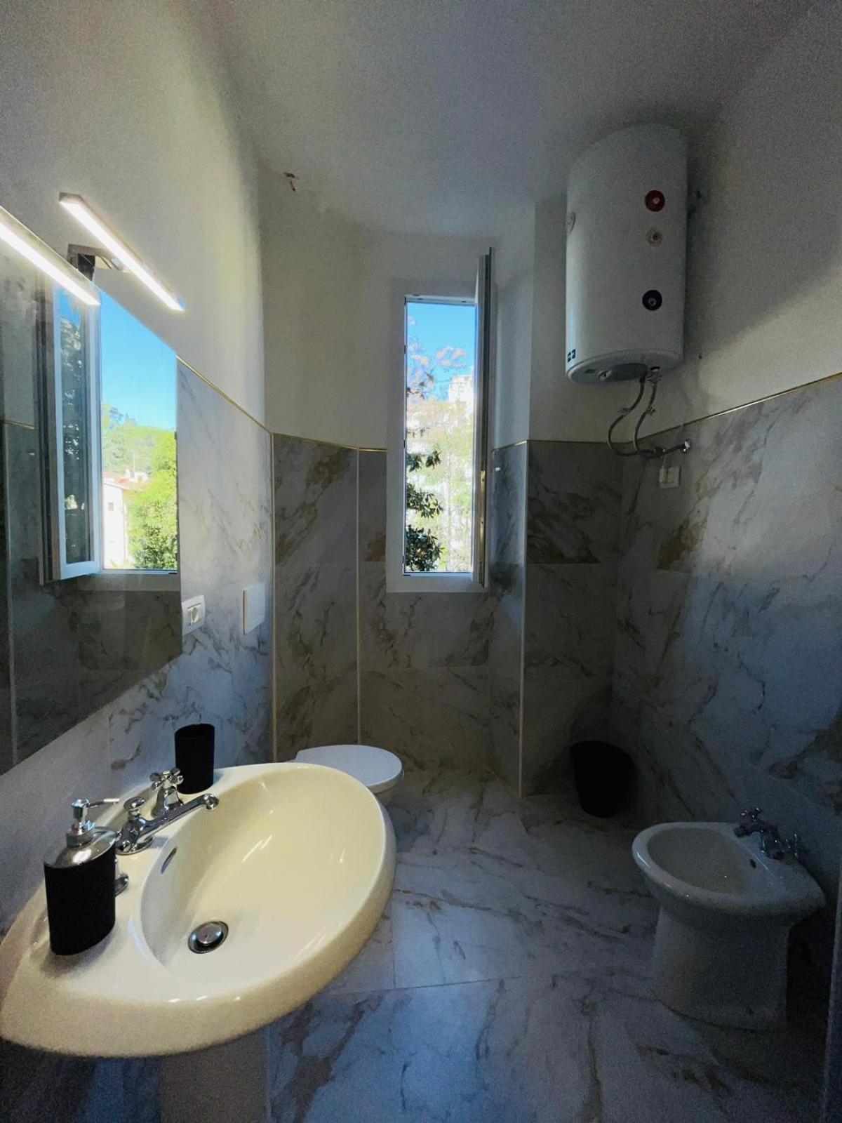 Oriani Bnb Bed & Breakfast ฟลอเรนซ์ ภายนอก รูปภาพ