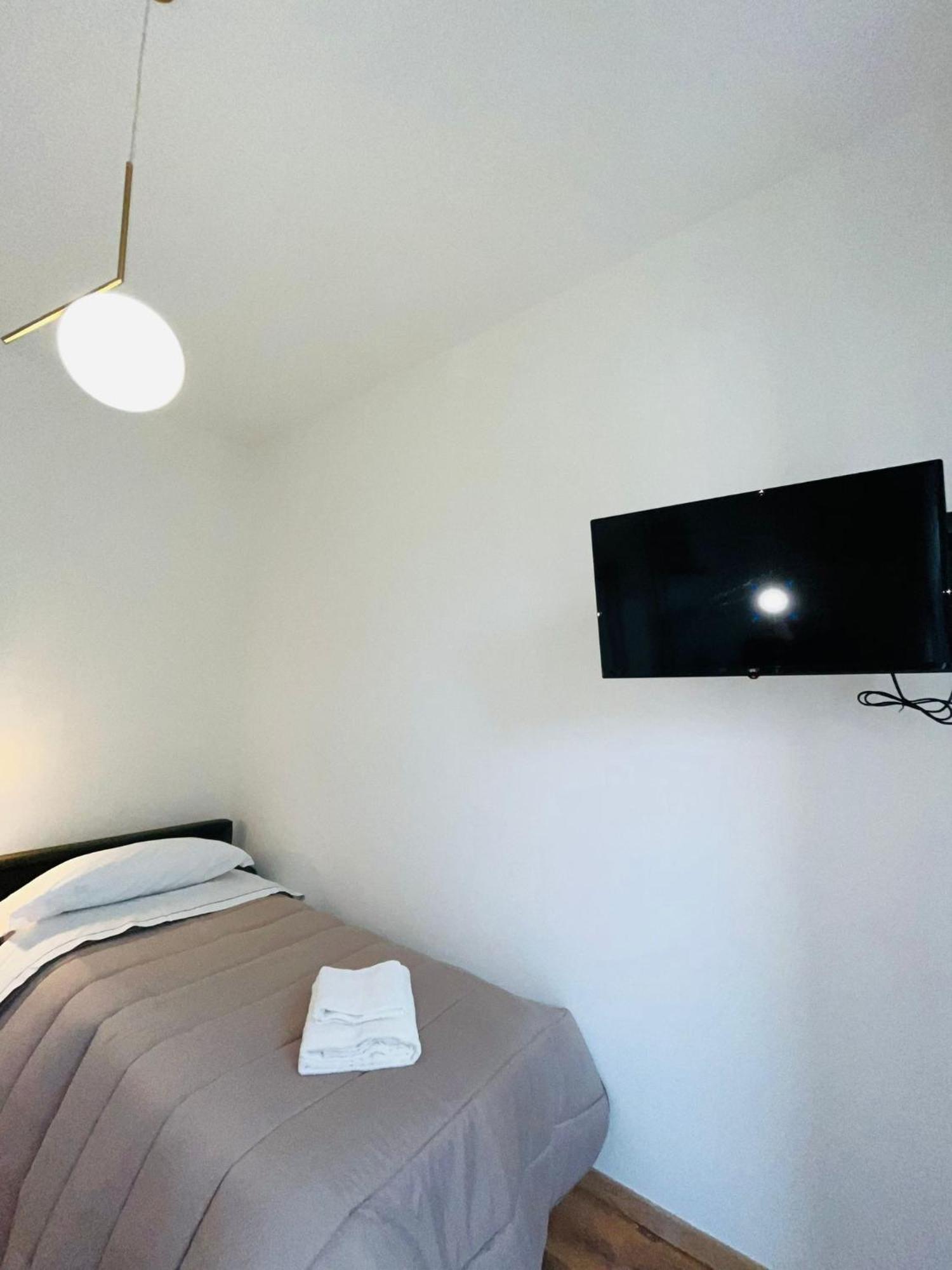Oriani Bnb Bed & Breakfast ฟลอเรนซ์ ภายนอก รูปภาพ